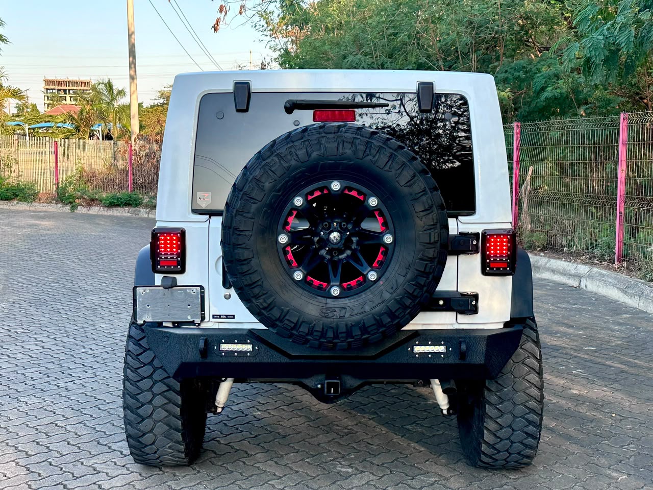 Jeep Wrangler thumbnail 7